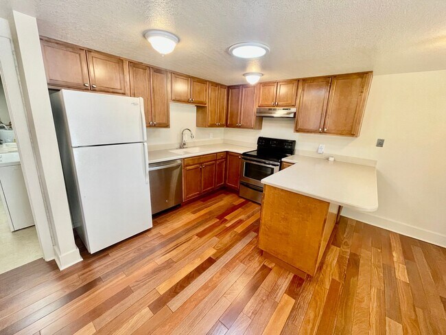 Foto del edificio - 3139-3143 SE 26th Ave