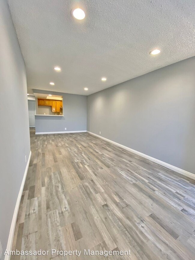 Building Photo - 6001 Fullerton Ave