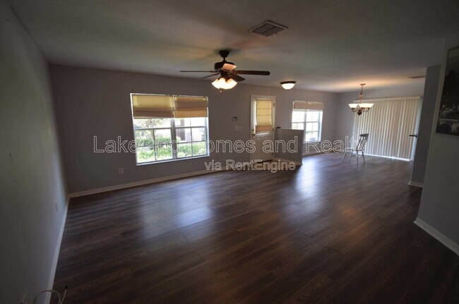 Foto del edificio - 5456 River Rock Rd