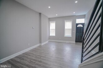 Building Photo - 1535 W Seltzer St