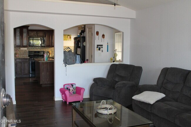 Building Photo - 14391 Desert Sage Dr