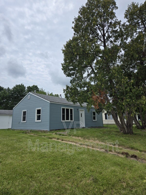 Primary Photo - 7425 Oak St