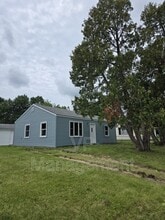Building Photo - 7425 N Oak St