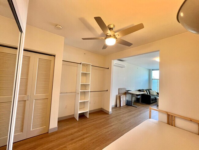 Building Photo - Studio, 1 Bath, 1 Parking located at The C...