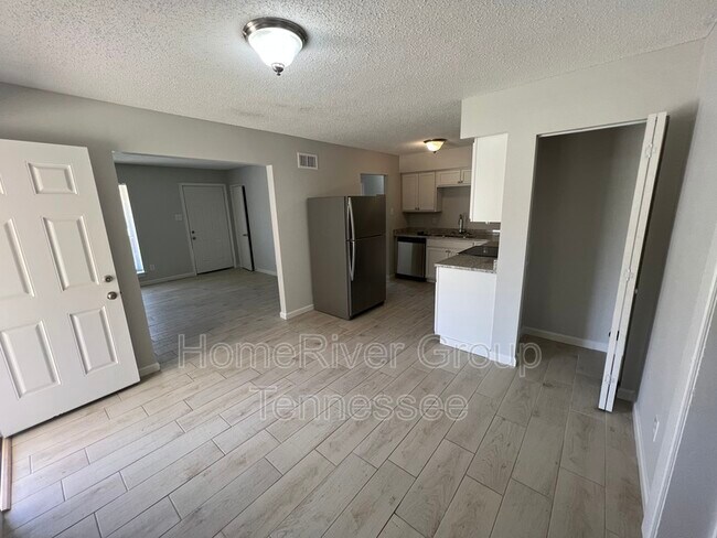 Building Photo - 2700 Ridgewood Cove