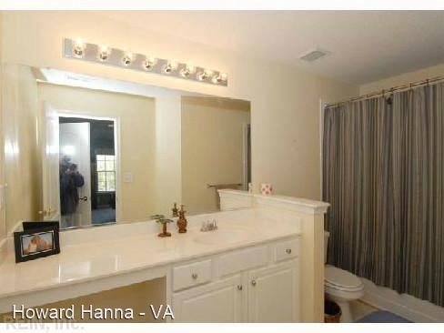 Foto del edificio - 2 br, 2 bath House - 910 Lakeside Court
