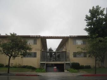 Foto principal - 348 W Chevy Chase Dr