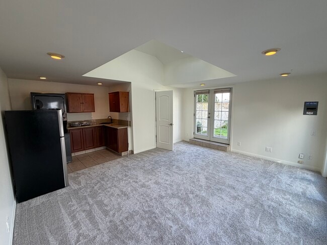 Interior 1 - 8021 Belton Dr