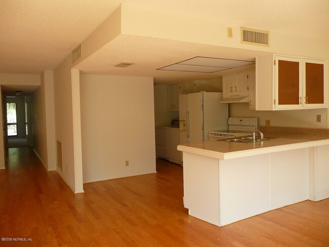 Building Photo - 8711 Como Lake Dr