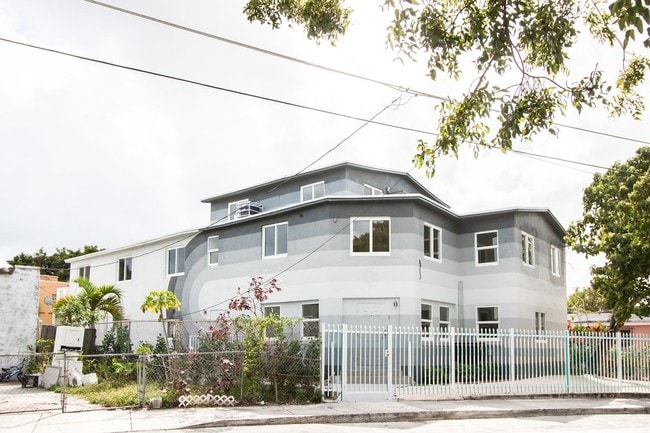 Building Photo - 268 NW 34th St