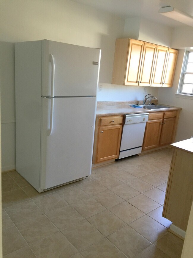 Foto del edificio - 2 bed room for rent  2732 Bordeaux Pl Wood...