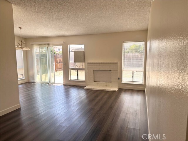 Foto del edificio - 24953 Fay Ave