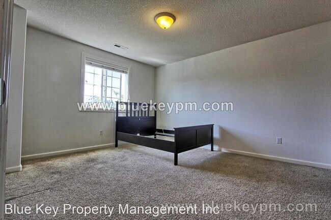 Foto del edificio - 4 br, 2.5 bath House - 3812 NE 93rd Street