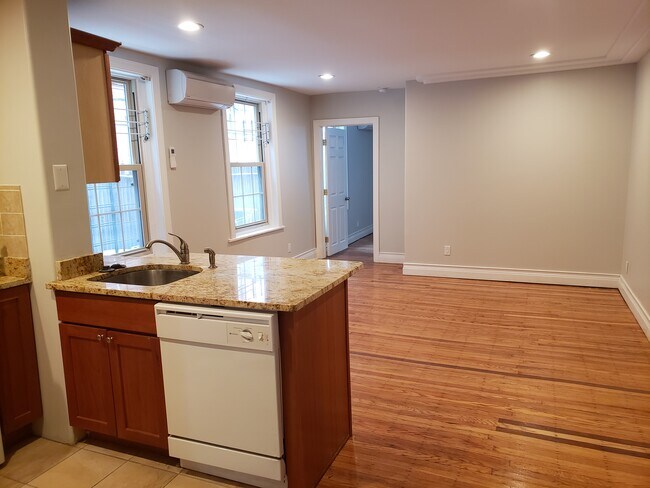 Building Photo - 1211 Spruce St