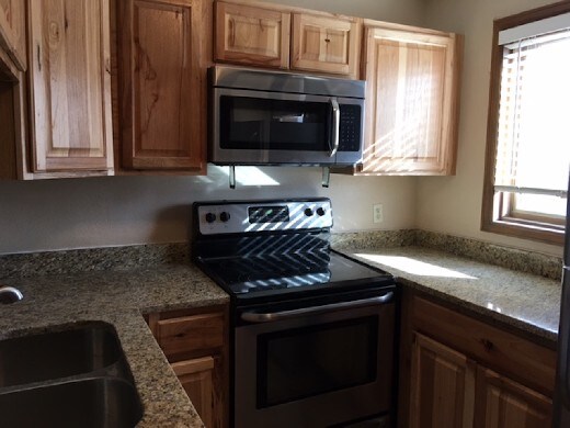 Primary Photo - Beautiful Townhome in Golden
