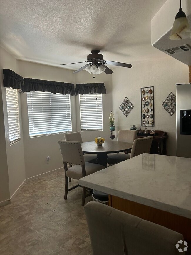 Building Photo - 902 Mesquite Springs Dr