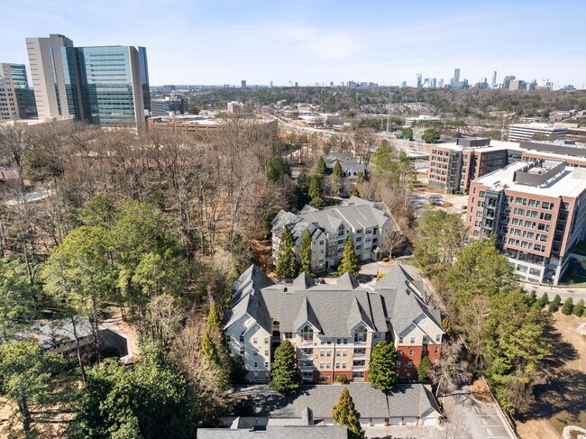 Foto del edificio - 4007 Westchester Rdg NE