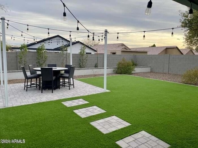 Building Photo - 3101 W Louise Dr