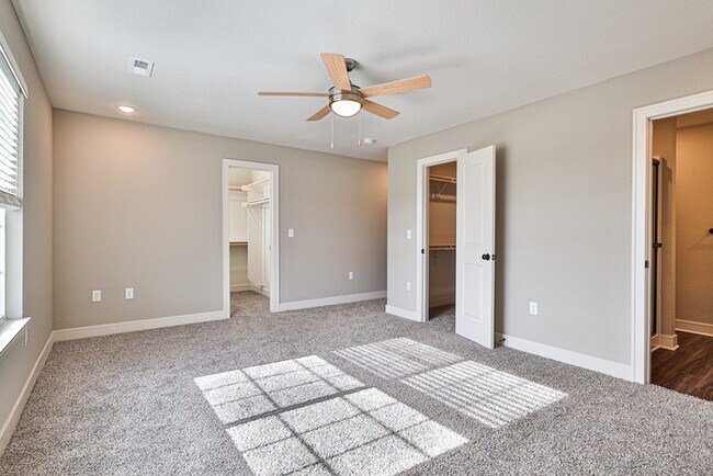 Building Photo - 1507 NE Shale Court, Grain Valley, MO 64029