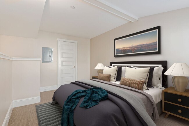 Foto del edificio - Beautiful Two-Story Townhouse With Garage!!