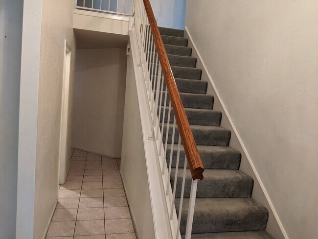 Foto del edificio - 2519 Barrington Pl Dr