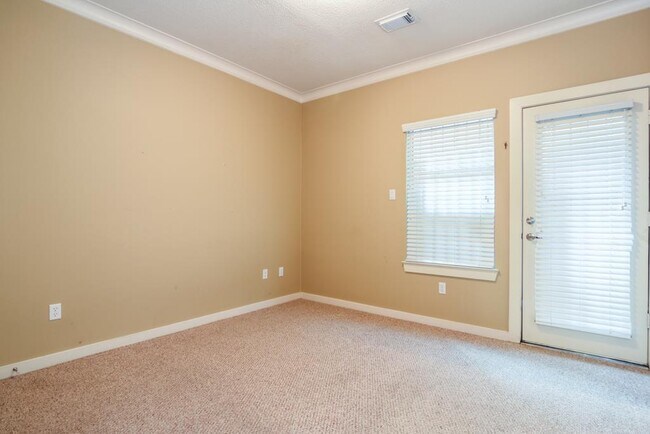 Foto del edificio - 4430 Center St