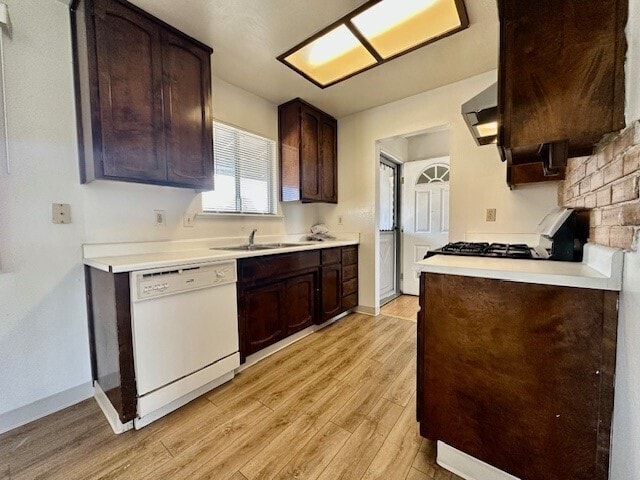 Building Photo - Charming 3 bedroom 2 bathroom home in beau...