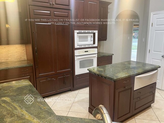 Foto del edificio - 1350 Shrub Oak Dr