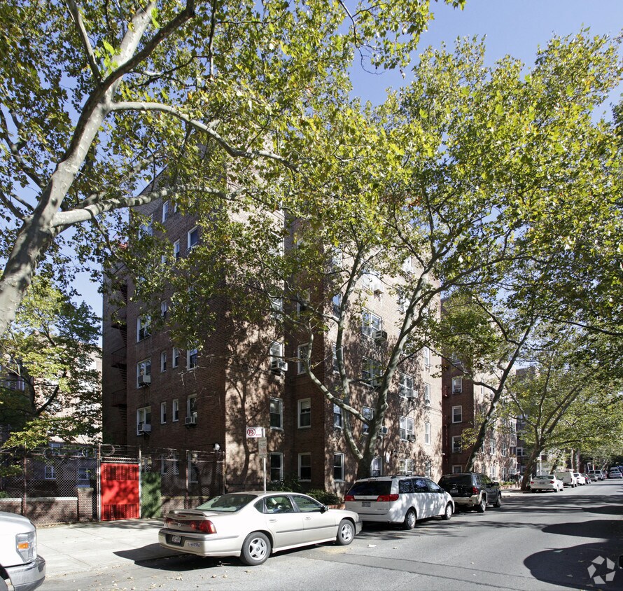 Connecticut Apartments 9931 64th Ave Rego Park, NY Apartments for