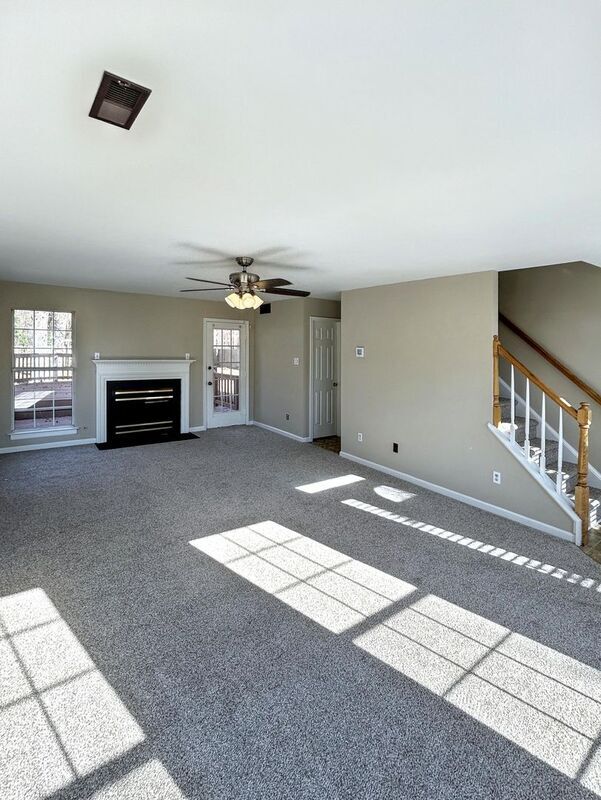 Foto del edificio - 6005 Almond Creek N Ln