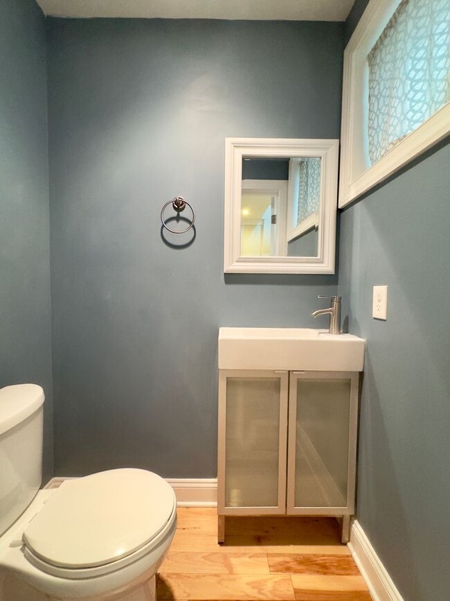 Building Photo - Charming 3 Bedroom/2.5 Bathroom Duplex in Hampden!