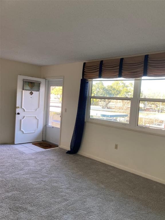 Foto del edificio - 5750 80th St N