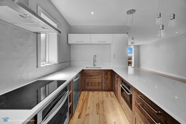 Building Photo - 2851 N Clybourn Ave