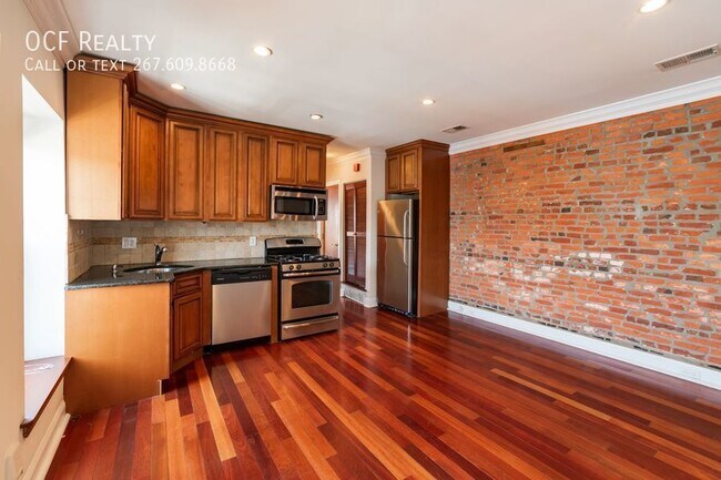 Foto del edificio - 2739 W Girard Ave
