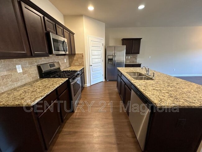 Building Photo - 3061 White Gate Lp