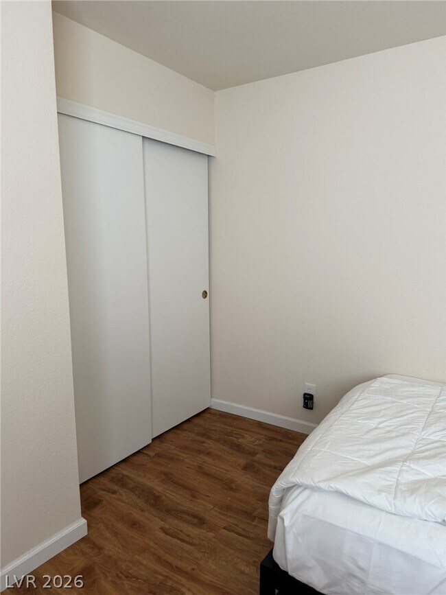 Foto del edificio - 2708 Baycliff Ct