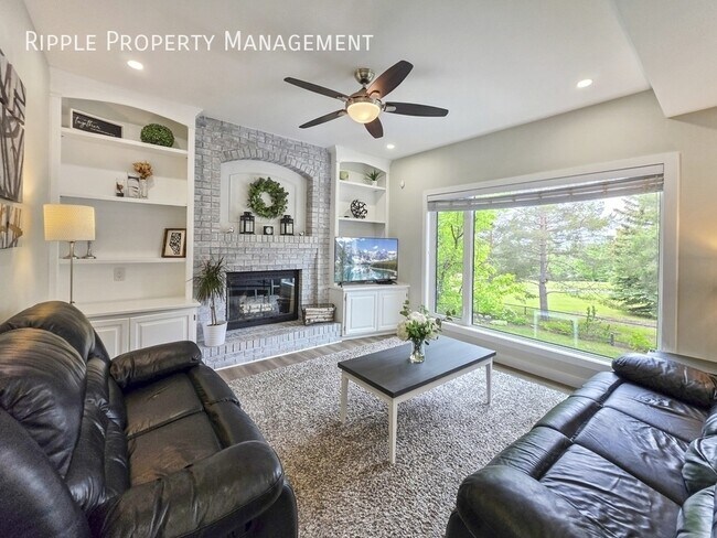 Building Photo - PRESTIGIOUS 4 BEDS + DEN, 3.5 BATHS SINGLE-FAMILY HOME | EXCLUSIVE MCKENZIE LAKE COMMUNITY