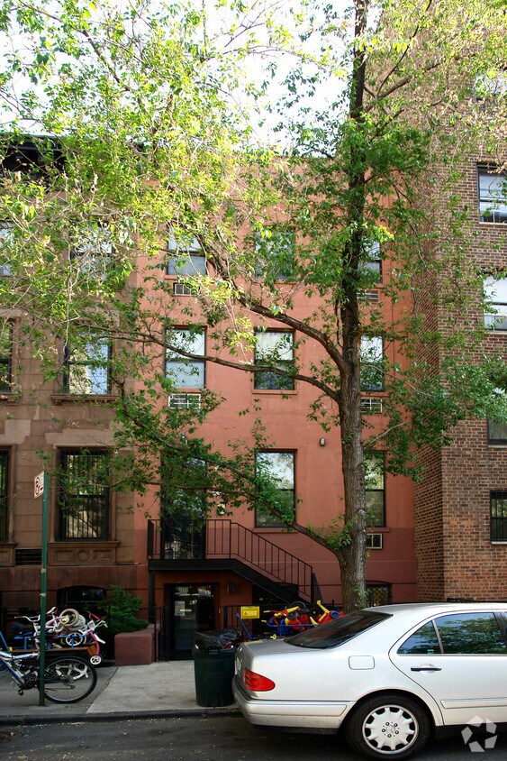 Foto del edificio - 63 W 92nd St
