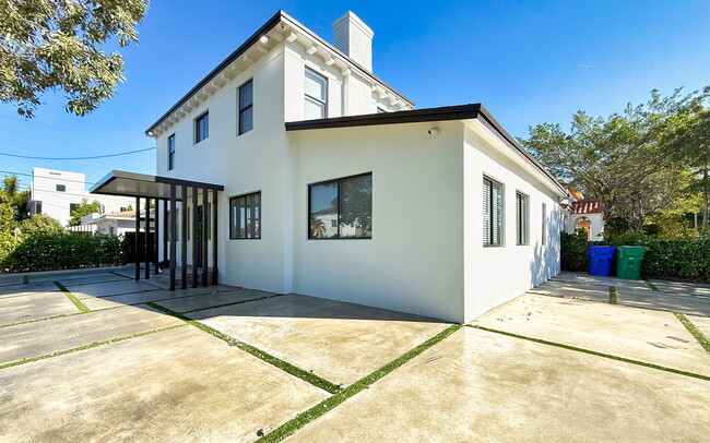 Photo - 927 SW 18th Ave House