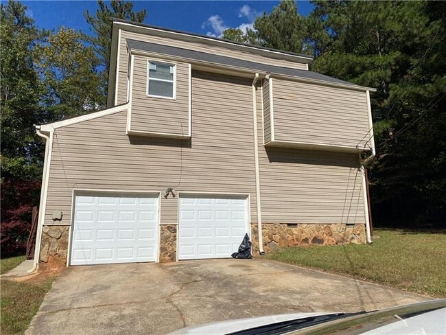 Building Photo - 3800 Spring Garden Ln