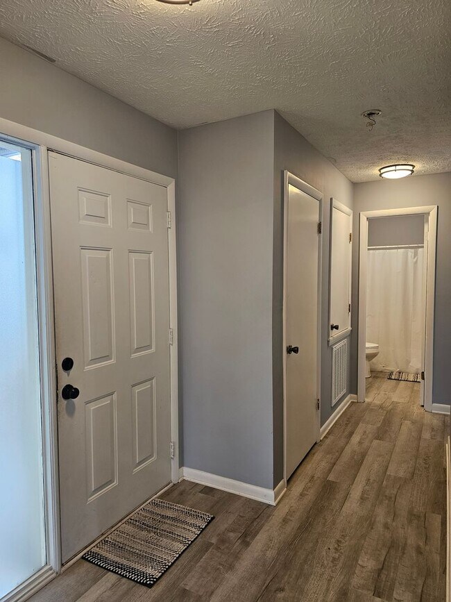 Foto del edificio - Newly Renovated 2 Bedroom, 2 Bath Condo in Gated Community.