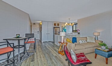 Building Photo - 20 Hauoli St