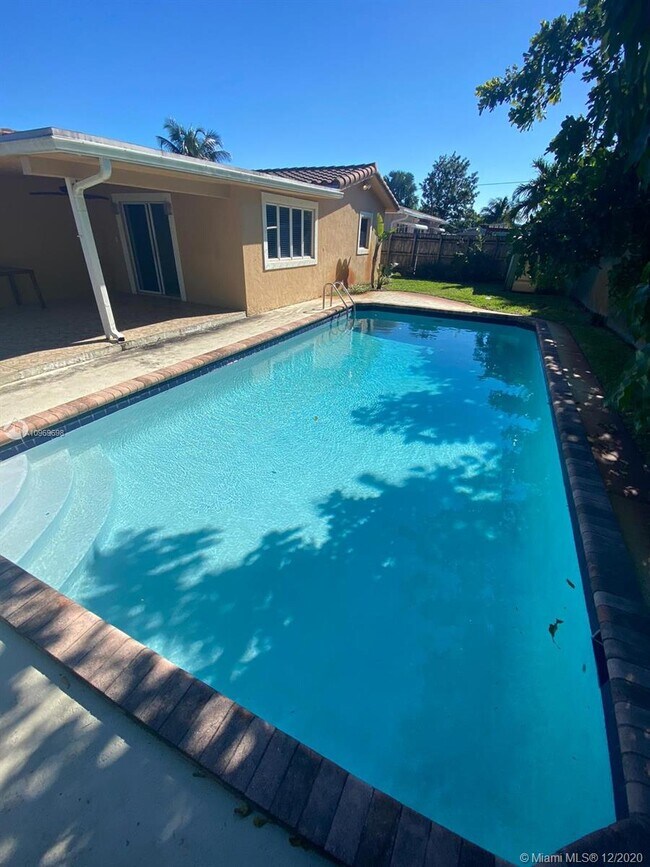 Foto del edificio - 5201 NE 1st Ave.