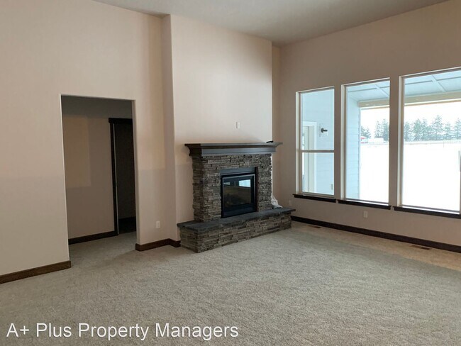Building Photo - 3 br, 2.5 bath House - 2902 N Maderia St