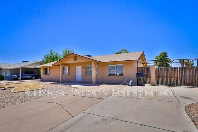Building Photo - 331 W Pinon Ave