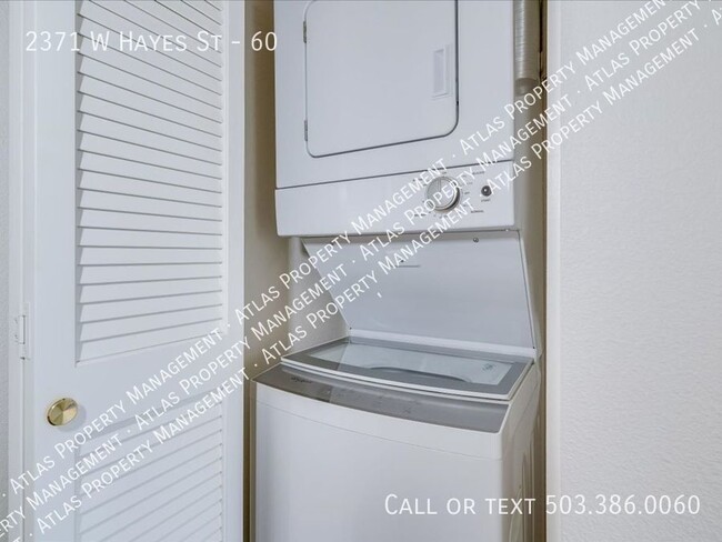Building Photo - Your New Home Awaits!
