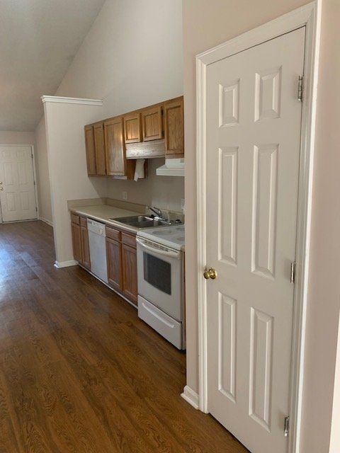 Foto del edificio - 2002 River Dr