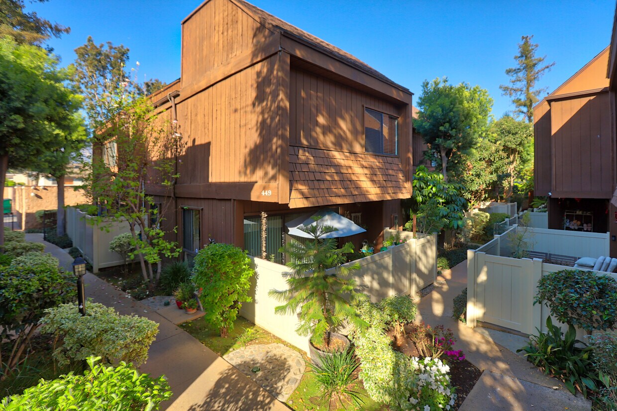 449 W Duarte Rd, Arcadia, CA 91007 Townhome Rentals in Arcadia CA