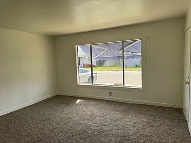 Building Photo - 2133 Sicard St