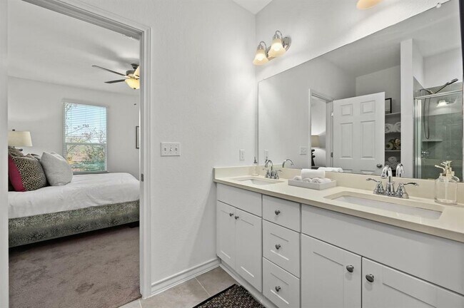 Foto del edificio - 5400 Golden Canary Ln